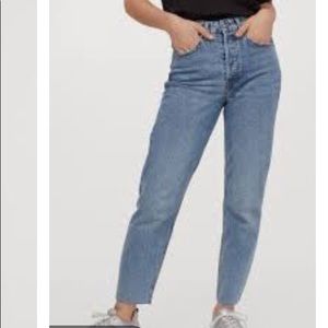 H&M Mom High Ankle Jeans with frayed bottom
